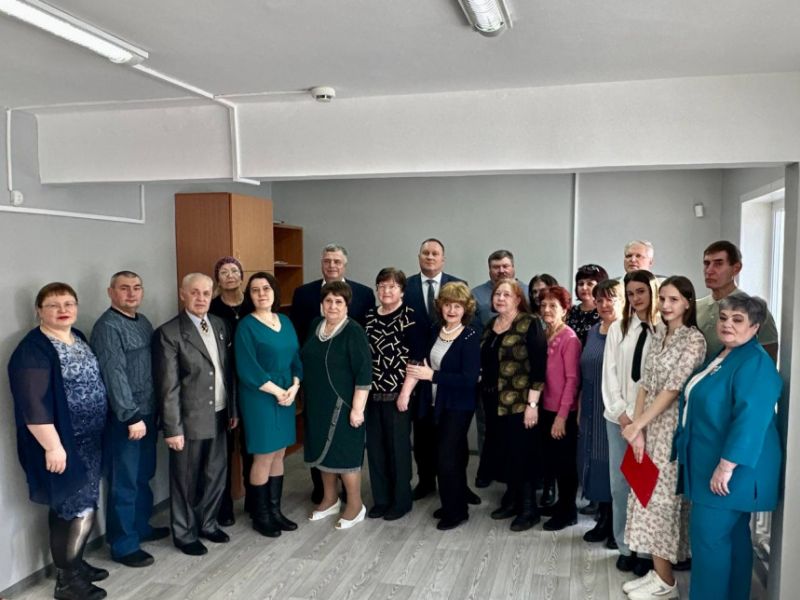 Председатель Ачинского городского Совета депутатов встретился с активом литературно-поэтического клуба «Поиск» Председатель Ачинского городского Совета депутатов встретился с активом литературно-поэтического клуба «Поиск»