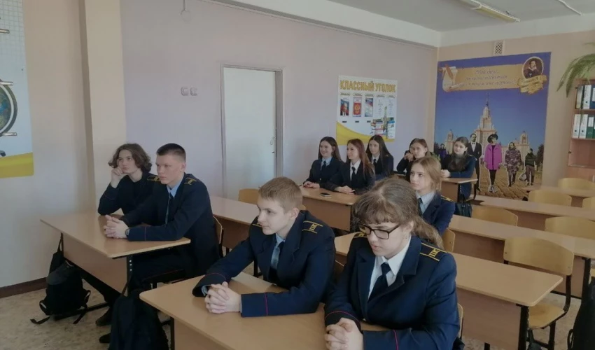 К Дню местного самоуправления депутаты Ачинска провели ещё одиннадцать встреч со студентами и школьникам