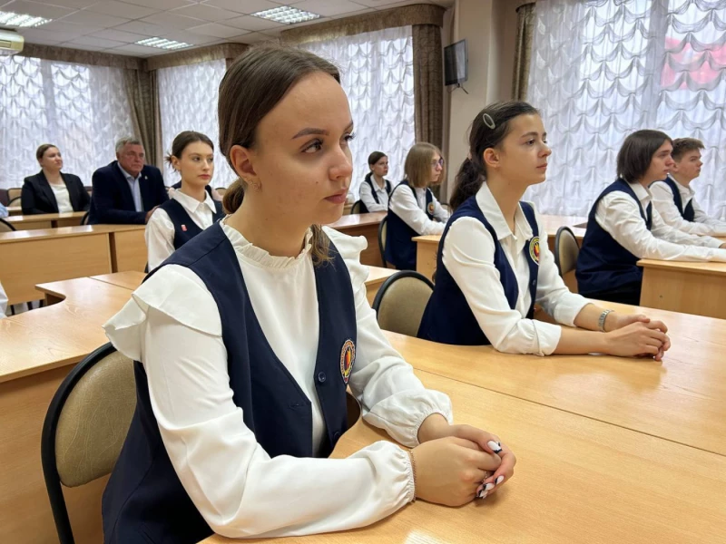 В городском Совете депутатов побывали гости – 11-классники Лицея № 1